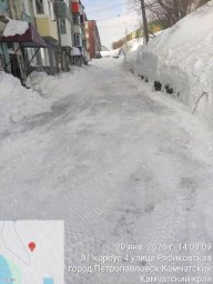 Дорожные службы работают круглосуточно на расчистке территорий Петропавловска-Камчатского 6