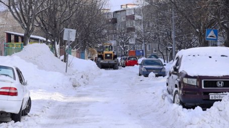 Качество работ по очистке магистралей, внутриквартальных проездов и тротуаров проинспектировал глава Петропавловска-Камчатского 1