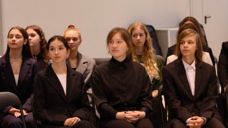 С выпускниками–медалистами встретился губернатор Камчатки 3