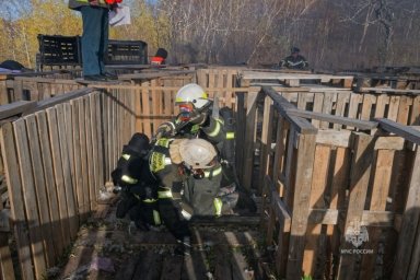 Состязания за звание лучшего звена газодымозащитной службы прошли в Вилючинском городском округе на Камчатке 4