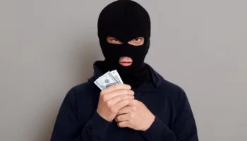 Осторожно, мошенники маскируются под сотрудников налоговой службы
