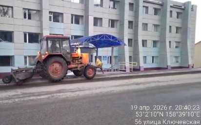 Продолжается круглосуточная расчистка улиц Петропавловска-Камчатского 4