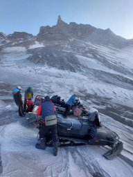 Ученые поднялись к новому куполу вулкана Шивелуч, чтобы изучить лаву и кратерные озера на Камчатке 1