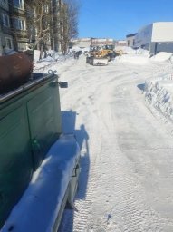 Расчистка и обработка проезжих частей пескосоляной смесью продолжаются в Петропавловске-Камчатском 3