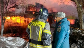 Пожарные полностью ликвидировали возгорание в кафе в Елизово на Камчатке