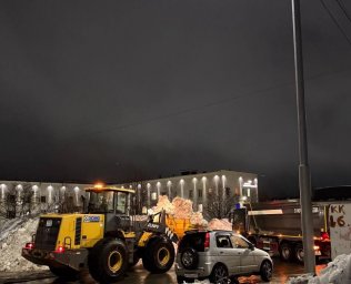 Работы по зимнему содержанию дорог продолжались в ночную смену в Петропавловске-Камчатском 7