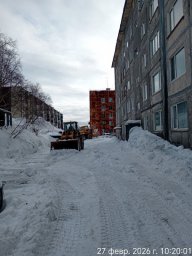 Коммунальные службы продолжают бороться со снегом и льдом в Петропавловске-Камчатском 2