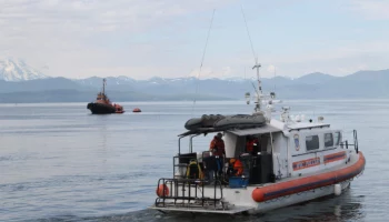 На Камчатке ведутся поиски двух пропавших рыбаков