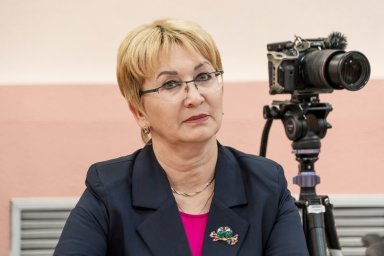 Премии лучшим педагогам в преддверии Дня учителя вручил губернатор Камчатки 6