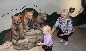 Семьи с детьми и даже целые школьные классы посетили День открытых дверей в экоцентре «Заповедная Камчатка» Семьи с детьми и даже целые школьные классы посетили День открытых дверей в экоцентре «Заповедная Камчатка»