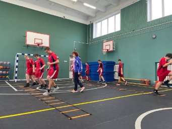 Серию спортивных мастер-классов для педагогов провели в ДНР специалисты с Камчатки 7