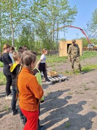 Школьники Козыревска демонстрируют навыки на региональной «Зарнице 2.0» на Камчатке 6