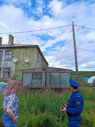 На Камчатке после вмешательства прокуратуры отремонтировали крыши жилых домов и снесли ветхие строения 2