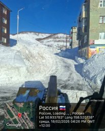 Коммунальные службы продолжают расчистку дорог в Петропавловске-Камчатском 7