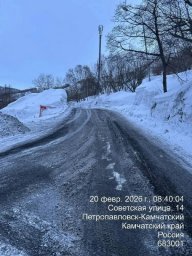 Работы по зимнему содержанию улично-дорожной сети продолжались сегодня в Петропавловске-Камчатском 6