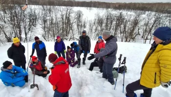 Более 60 специалистов и туристов прошли обучение по лавинной безопасности на Камчатке