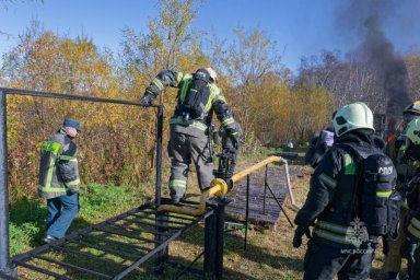 Состязания за звание лучшего звена газодымозащитной службы прошли в Вилючинском городском округе на Камчатке 8