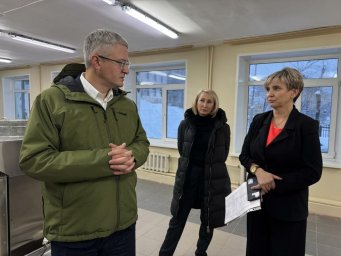 Ход капитального ремонта школы № 2 в Вилючинске проинспектировал губернатор Камчатки 1