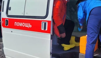 На Камчатке двух человек, эвакуированных с Ключевского вулкана, доставили в краевую больницу