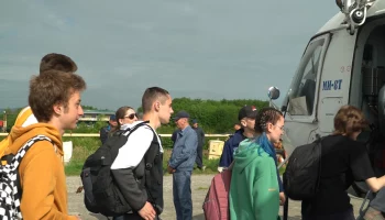 Выпускники камчатских школ отправились в путешествие в Долину гейзеров
