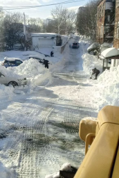 Работы по устранению последствий недавнего циклона ведутся в Петропавловске-Камчатском 8
