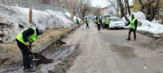 Основной задачей дорожников остаётся уборка песка и мусора в Петропавловске-Камчатском 8