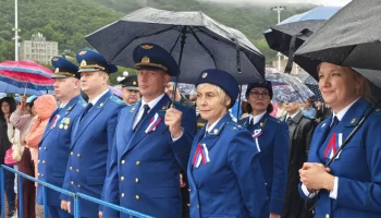Участие в торжествах, посвящённых Дню Государственного флага, приняли сотрудники прокуратуры Камчатки