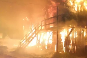 На Камчатке в Усть-Хайрюзово пожарные спасли материальные ценности на сумму около трех миллионов рублей  