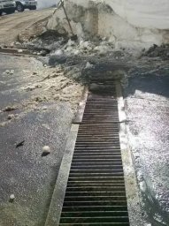 Продолжается очистка дорог от снега и песка в Петропавловске-Камчатском 8