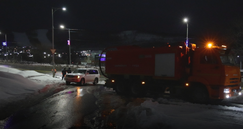 Для ликвидации последствий ливня со снегом было привлечено более 100 специалистов и 80 единиц техники в столице Камчатки 1