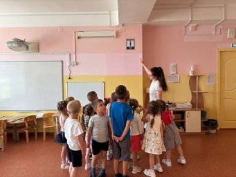 Навыки поведения при землетрясении отрабатывают дошкольники Камчатки 7