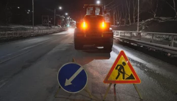 Ямочный ремонт дорог проводят по ночам в Петропавловске-Камчатском