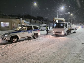 Ликвидируя последствия прошлых циклонов, готовится встречать новый удар стихии столица Камчатки 3