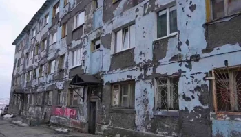 Основанием для возбуждения уголовного дела стал сдвиг сроков переселения жителей аварийного дома в Петропавловске-Камчатском