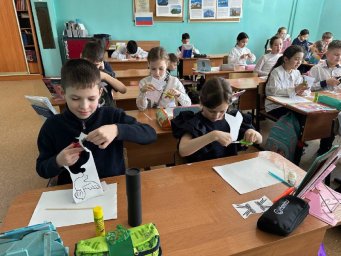 Патриотические мероприятия к юбилею Победы организовали школьники и педагоги Петропавловска-Камчатского 3