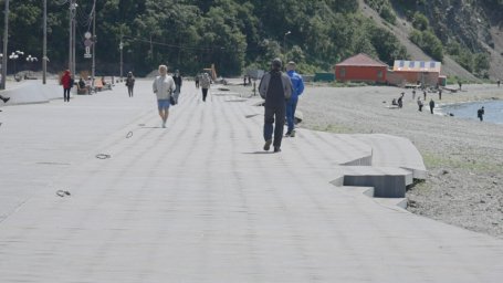 Качелями и скамейками обзаведется набережная Озерновской косы в Петропавловске-Камчатском 3