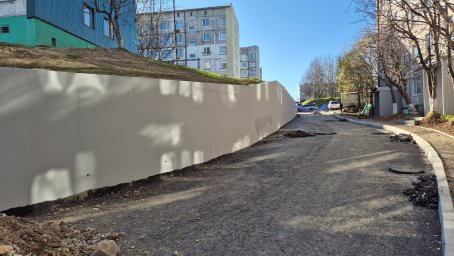 Выполнен ремонт подпорной стены на улице Академика Курчатова, 21 в Петропавловске-Камчатском 0
