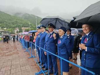 Участие в торжествах, посвящённых Дню Государственного флага, приняли сотрудники прокуратуры Камчатки 1