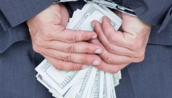 Гаджет был признан орудием преступления и изъят у обворовавшей свекровь жительницы Камчатки