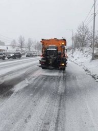Продолжают ликвидировать наледь и вывозить снежные массы дорожные службы Петропавловска-Камчатского 3
