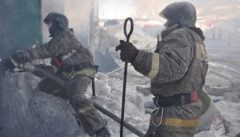 На Камчатке огнеборцы при тушении пожара спасли материальные ценности на сумму около пяти миллионов рублей