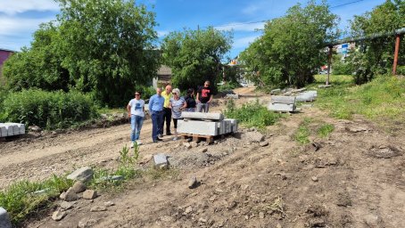 Проезд от основной магистрали вглубь микрорайона по ул. Мишенной 112, 116 асфальтируют в Петропавловске-Камчатском 2