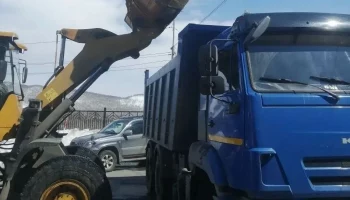 Подрядные организации продолжают уборку городских территорий в Петропавловске-Камчатском