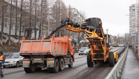 Подрядные организации продолжают работы по содержанию городских территорий в Петропавловске-Камчатском 3