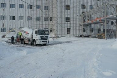 Фасадные работы ведутся на строящейся главной больнице Камчатки 0