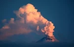 Вулкан Шивелуч выбросил пепел на высоту до 3500 метров