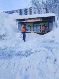 Работы по ликвидации снежных заносов продолжаются круглосуточно в Петропавловске-Камчатском 4