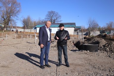 На Камчатке депутаты проконтролировали ход строительства ФАПа в поселке Новый 3