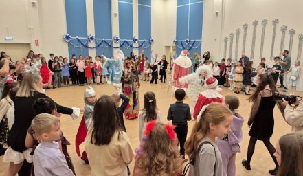 Первая новогодняя елка главы города прошла в Петропавловске-Камчатском 1