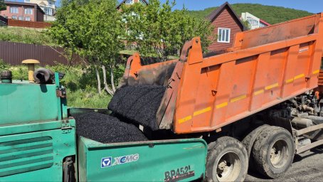 Работы по ямочному ремонту дорог продолжаются в Петропавловске-Камчатском 2